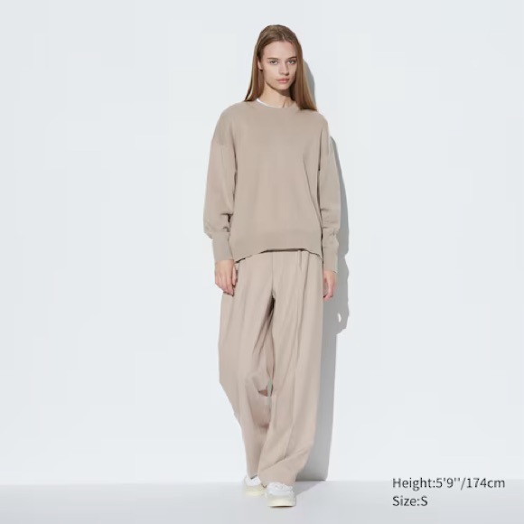 BNWT Uniqlo women’s smooth cotton relaxed crew neck sweater - BEIGE size Medium - Picture 1 of 7